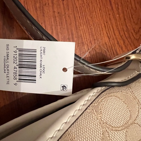 COACH NWT Signature Small Dufflette - Picture 12 of 12